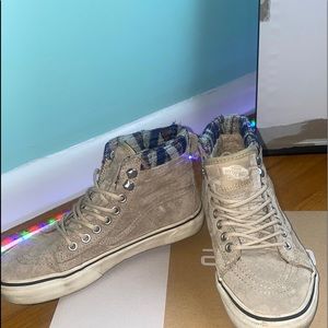 (High Top) Tan Off The Wall Vans, Women size 6.0, only worn once.